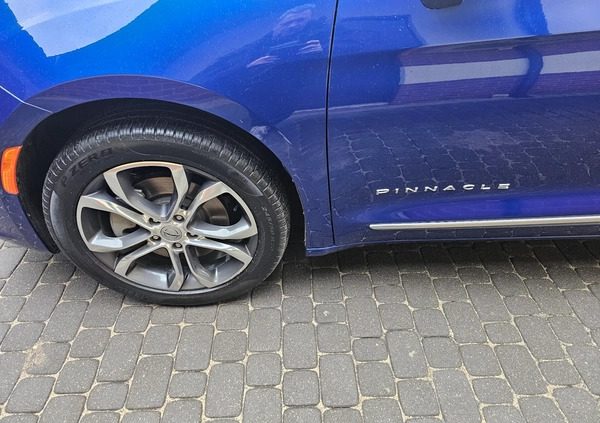Chrysler Pacifica cena 245877 przebieg: 65537, rok produkcji 2021 z Pakość małe 781